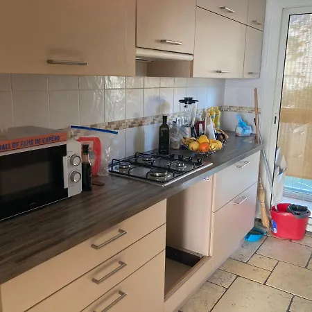 Location Chambre Avec Salle De Bain Et Partie Commune Sea View & Mountain View Renting 1 Of 3 Bedrooms With Shared Common Space 3 Bdrm Apt Not 1 Bdrm Plus Clime Ou Ac