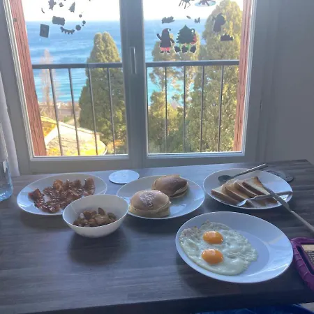Location Chambre Avec Salle De Bain Et Partie Commune Sea View & Mountain View Renting 1 Of 3 Bedrooms With Shared Common Space 3 Bdrm Apt Not 1 Bdrm Plus Clime Ou Ac