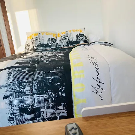 Appartamento Location Chambre Avec Salle De Bain Et Partie Commune Sea View & Mountain View Renting 1 Of 3 Bedrooms With Shared Common Space 3 Bdrm Apt Not 1 Bdrm Plus Clime Ou Ac