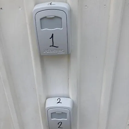 Appartamento Location Chambre Avec Salle De Bain Et Partie Commune Sea View & Mountain View Renting 1 Of 3 Bedrooms With Shared Common Space 3 Bdrm Apt Not 1 Bdrm Plus Clime Ou Ac
